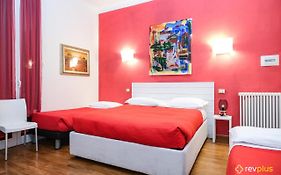 Lia Rooms